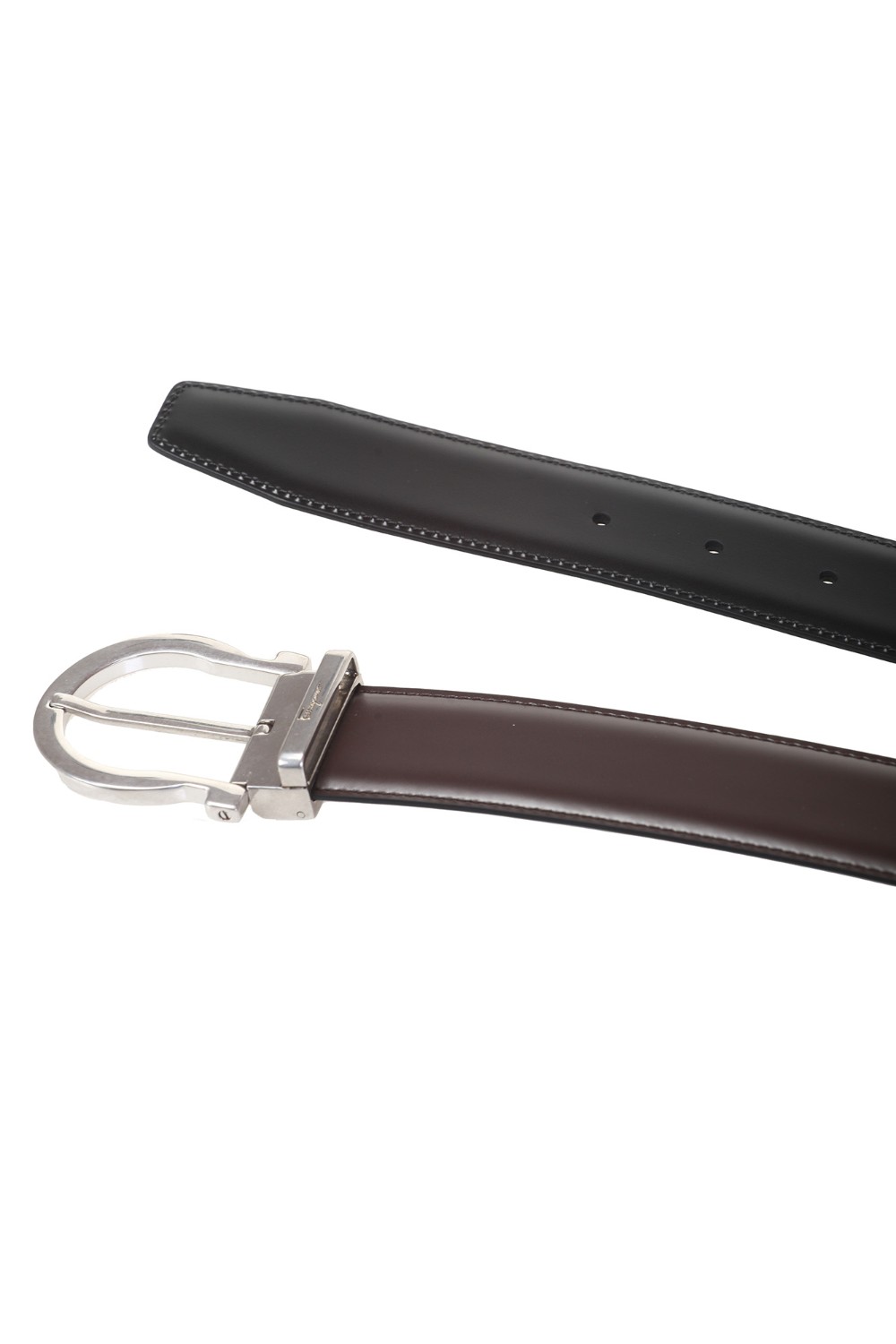 shop SALVATORE FERRAGAMO  Cintura: Salvatore Ferragamo cintura reversibile e regolabile Gancini.
Reversibile.
Bicolore.
Asta cucita, realizzata in vitello dalla grana sottile e naturale.
Fibbia dal profilo piatto e dalla silhouette Gancini in finitura palladio invecchiato.
Per ottenere la vestibilità desiderata, tagliare l'asta della cintura o aggiungere i fori necessari.
Altezza 3,5 cm.
Composizione: 100% pelle di vitello.
Fabbricato in Italia.. 679781 DOUBLE-033759073MARRONE/N number 2101808